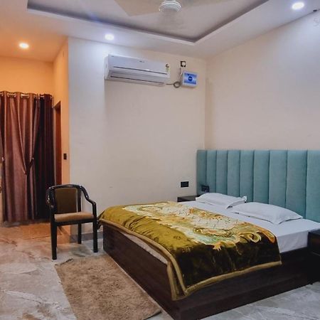 Surya Palace Ayodhya Экстерьер фото