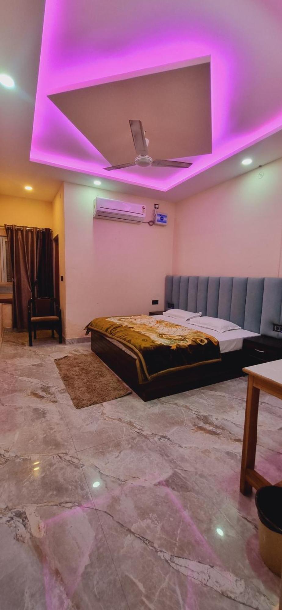 Surya Palace Ayodhya Экстерьер фото