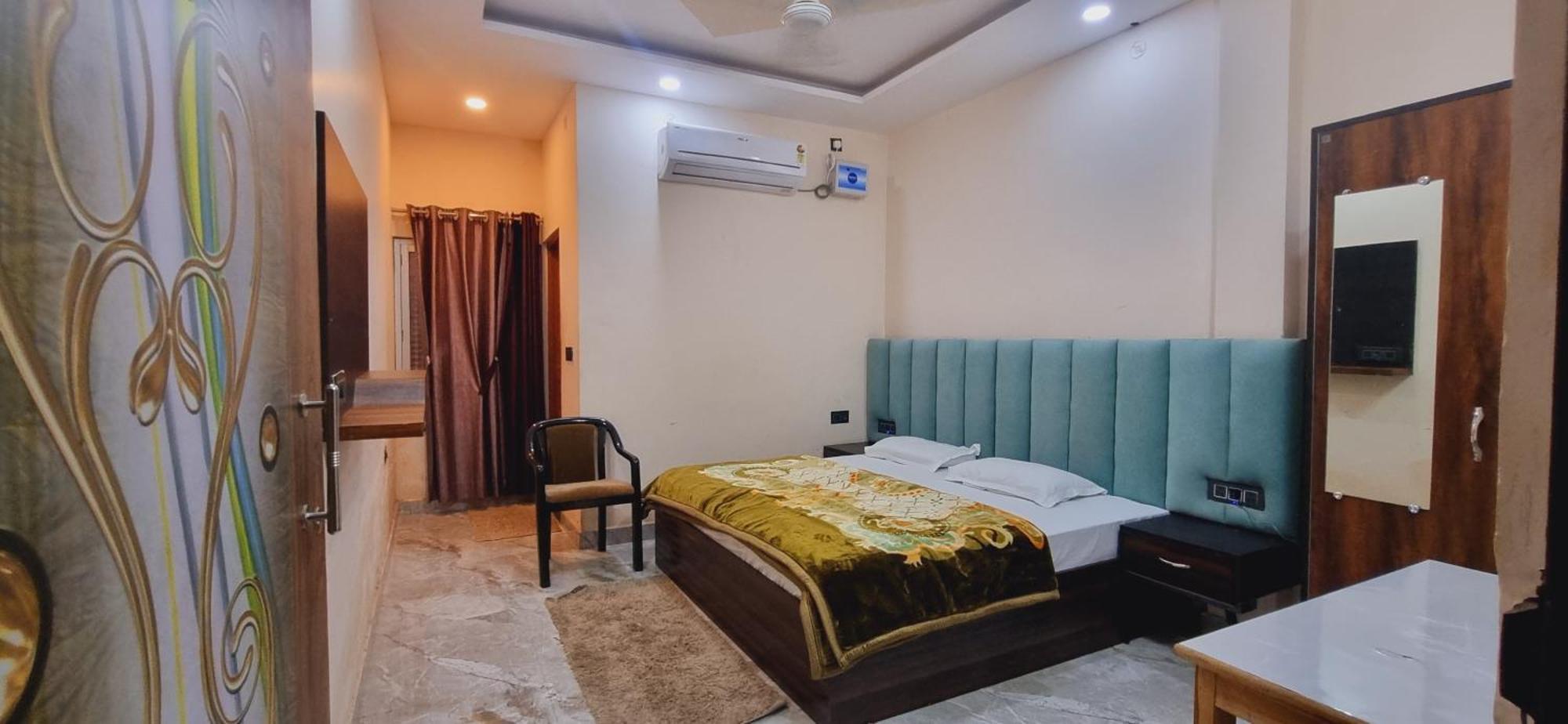 Surya Palace Ayodhya Экстерьер фото